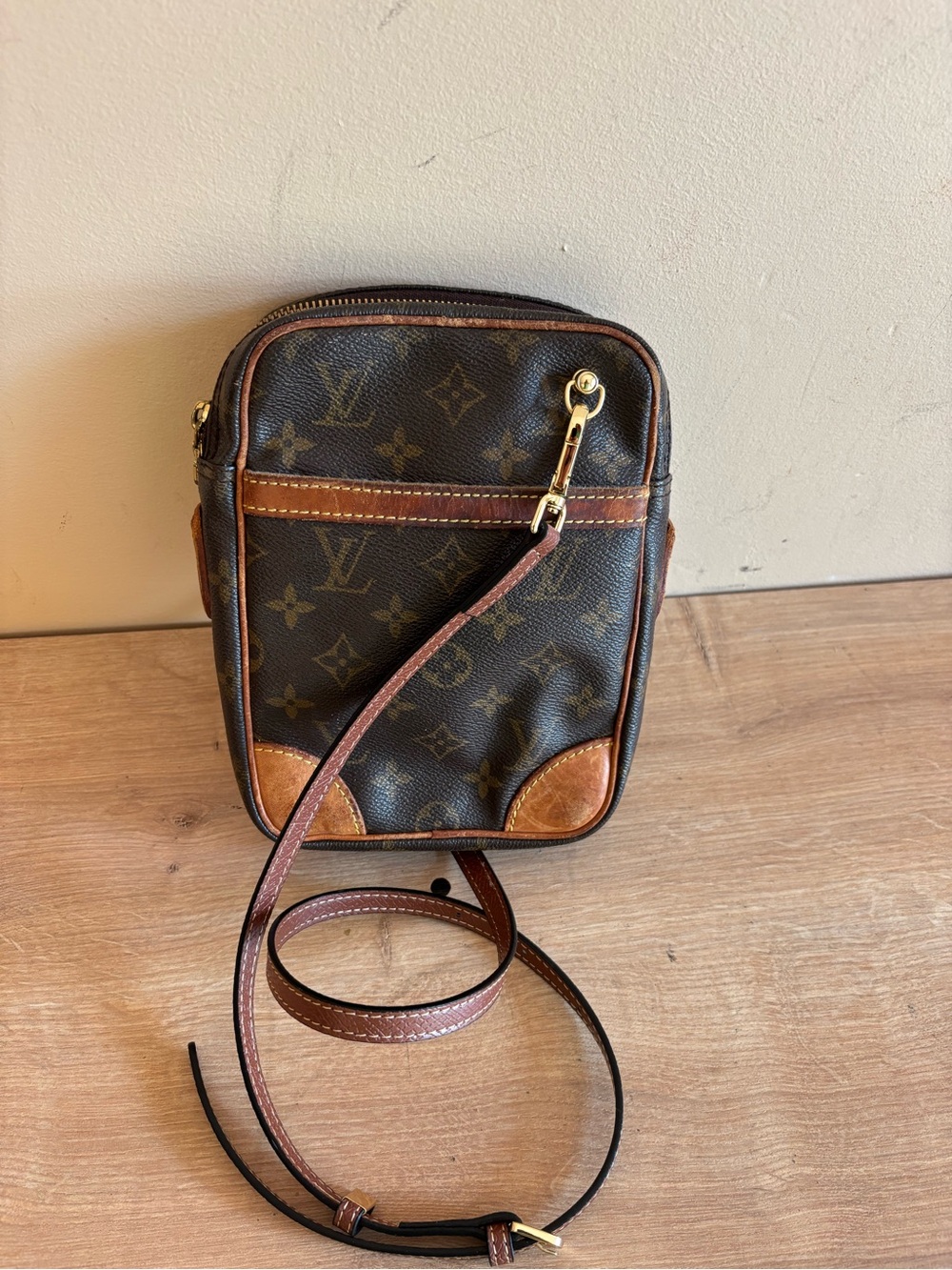 Authentic Louis Vuitton monogram crossbody